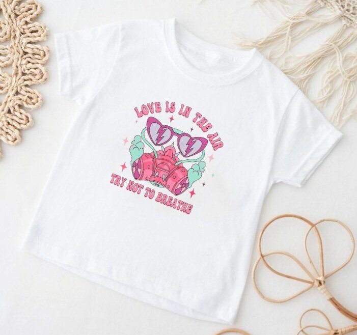 "Love is in the air, try not to breathe" T-Shirt