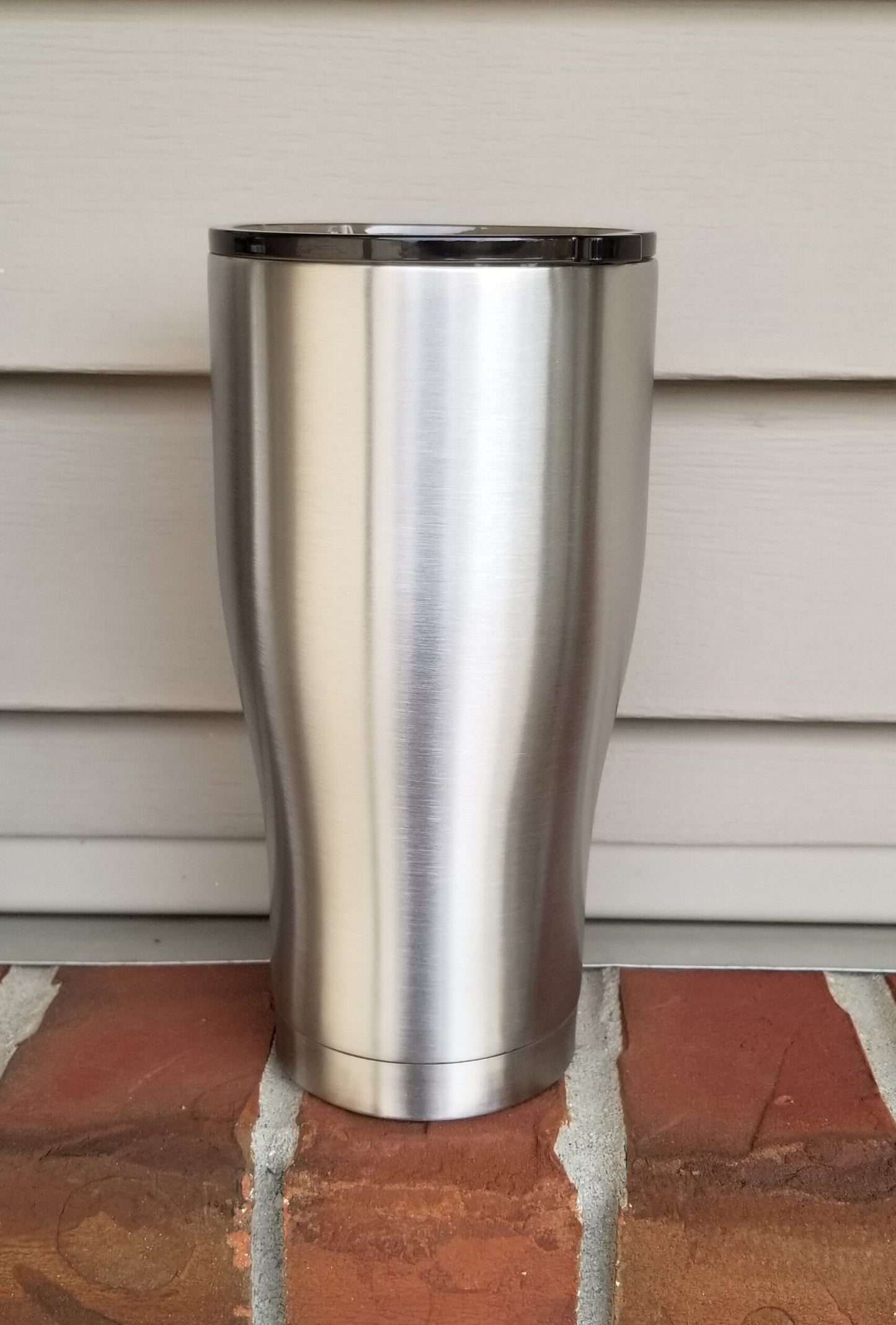 30oz. Modern Curve Tumbler