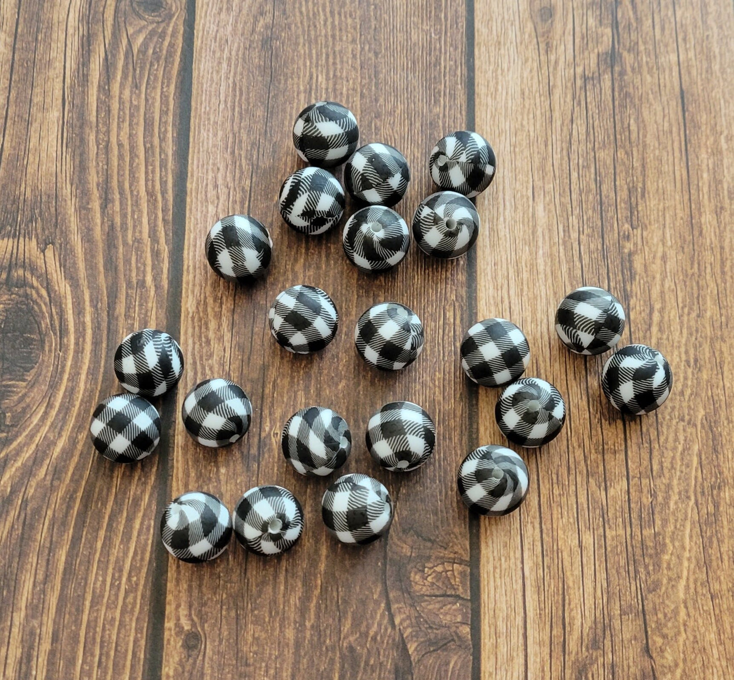 Black/White Checkered Silicone Bead